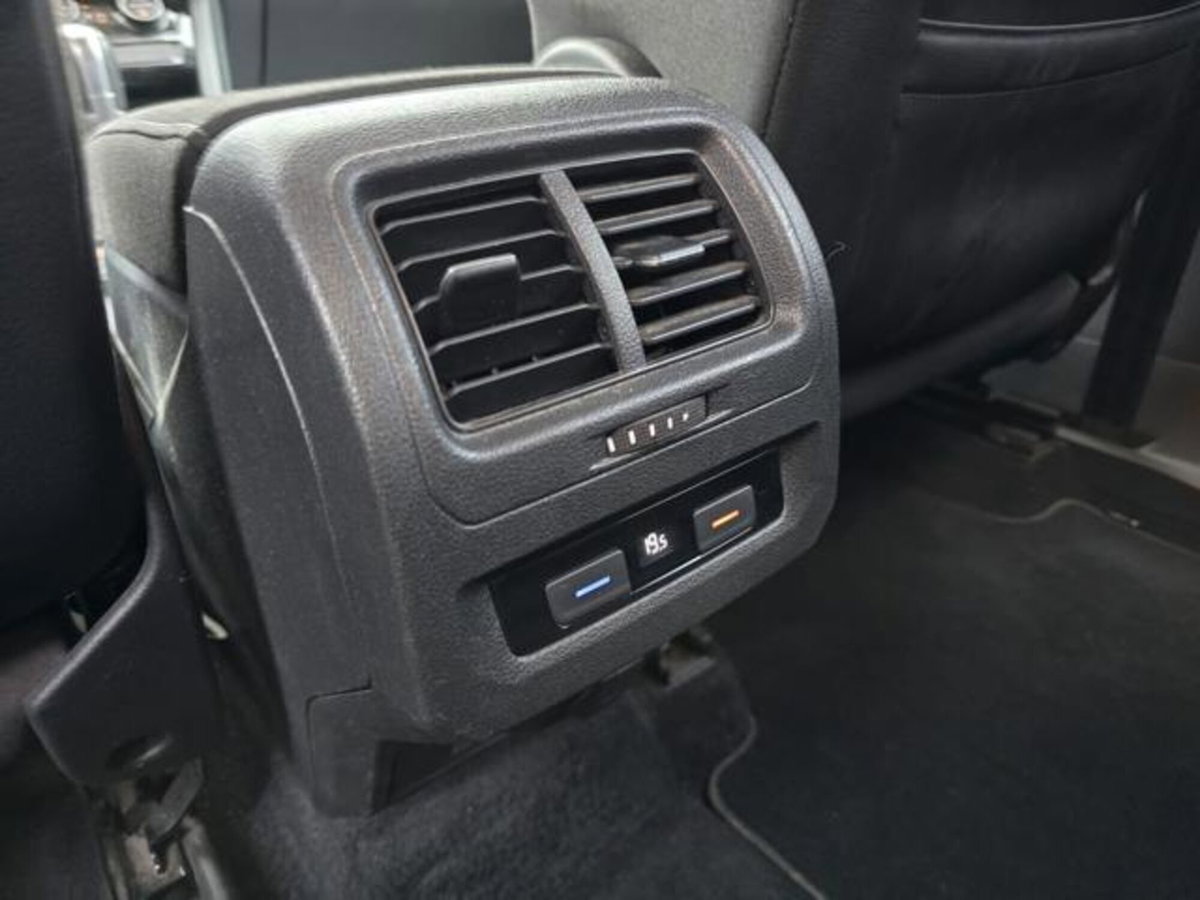 Volkswagen Touran 2.0 TDI 150 CV SCR DSG Comfortline BlueMotion Tech. (11)