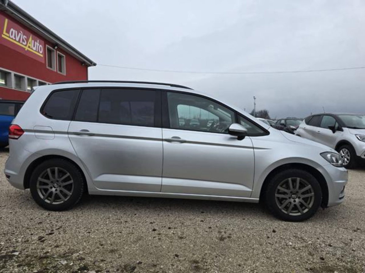 Volkswagen Touran 2.0 TDI 150 CV SCR DSG Comfortline BlueMotion Tech. (6)