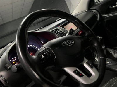 Kia Sportage 2.0 CRDI VGT 2WD Active (9)