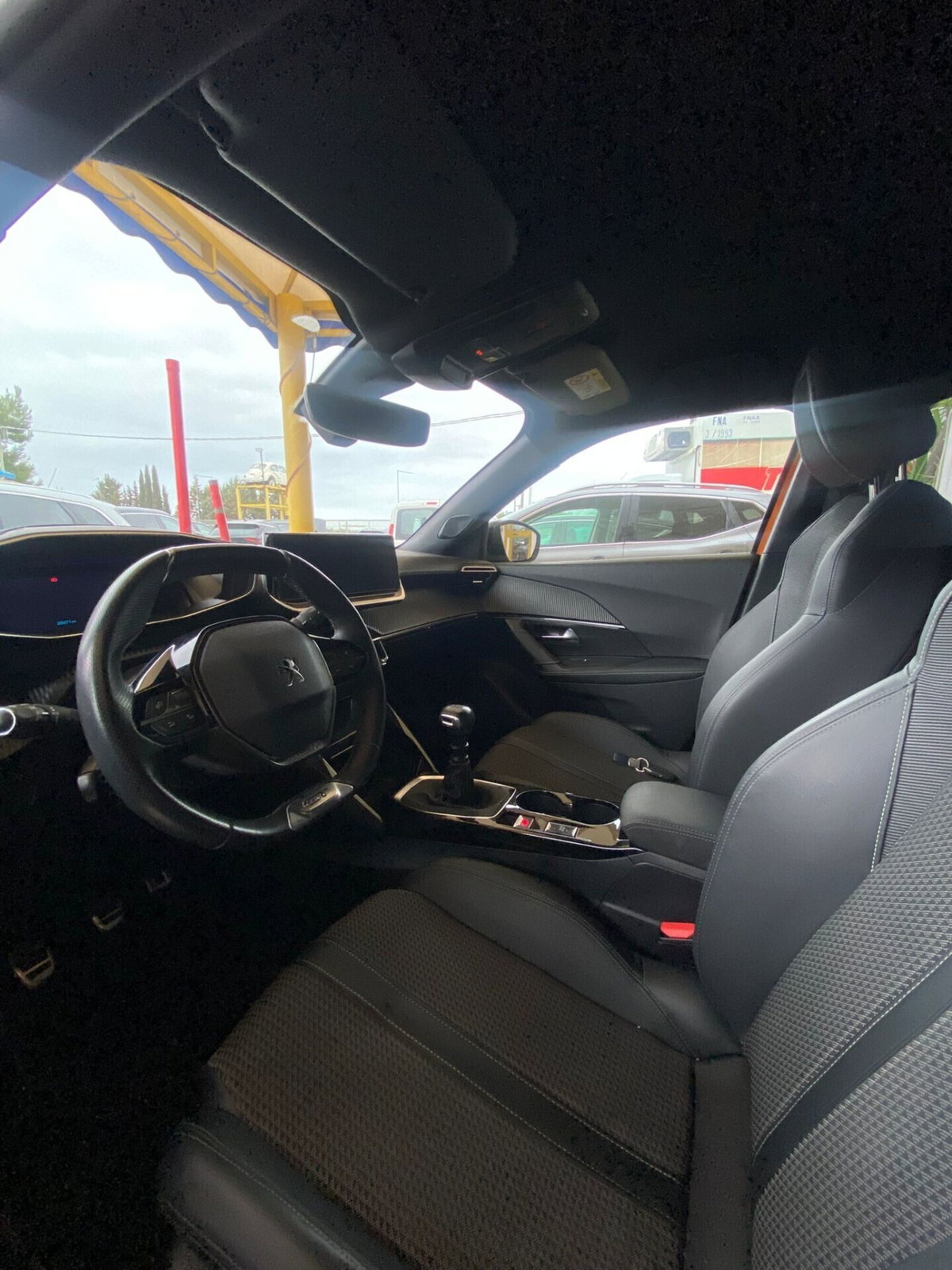 Peugeot 2008 BlueHDi 100 S&S GT Line (13)