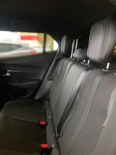 Peugeot 2008 BlueHDi 100 S&S GT Line (16)