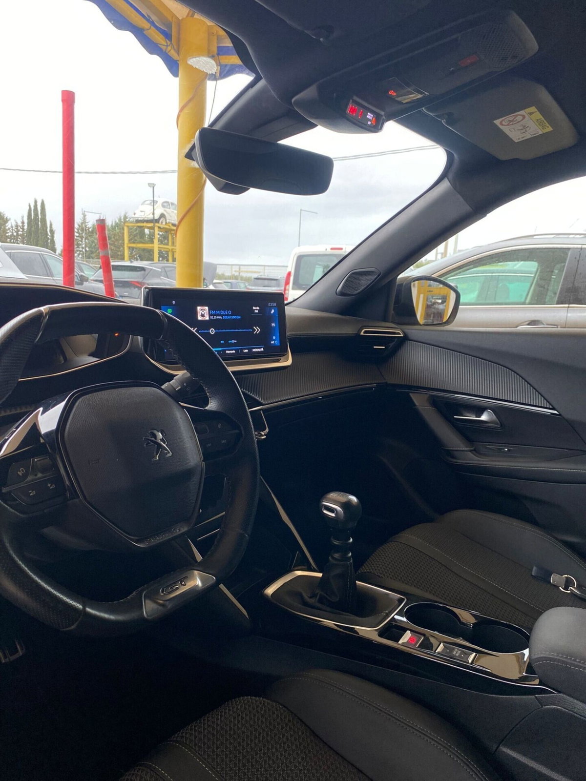 Peugeot 2008 BlueHDi 100 S&S GT Line (6)