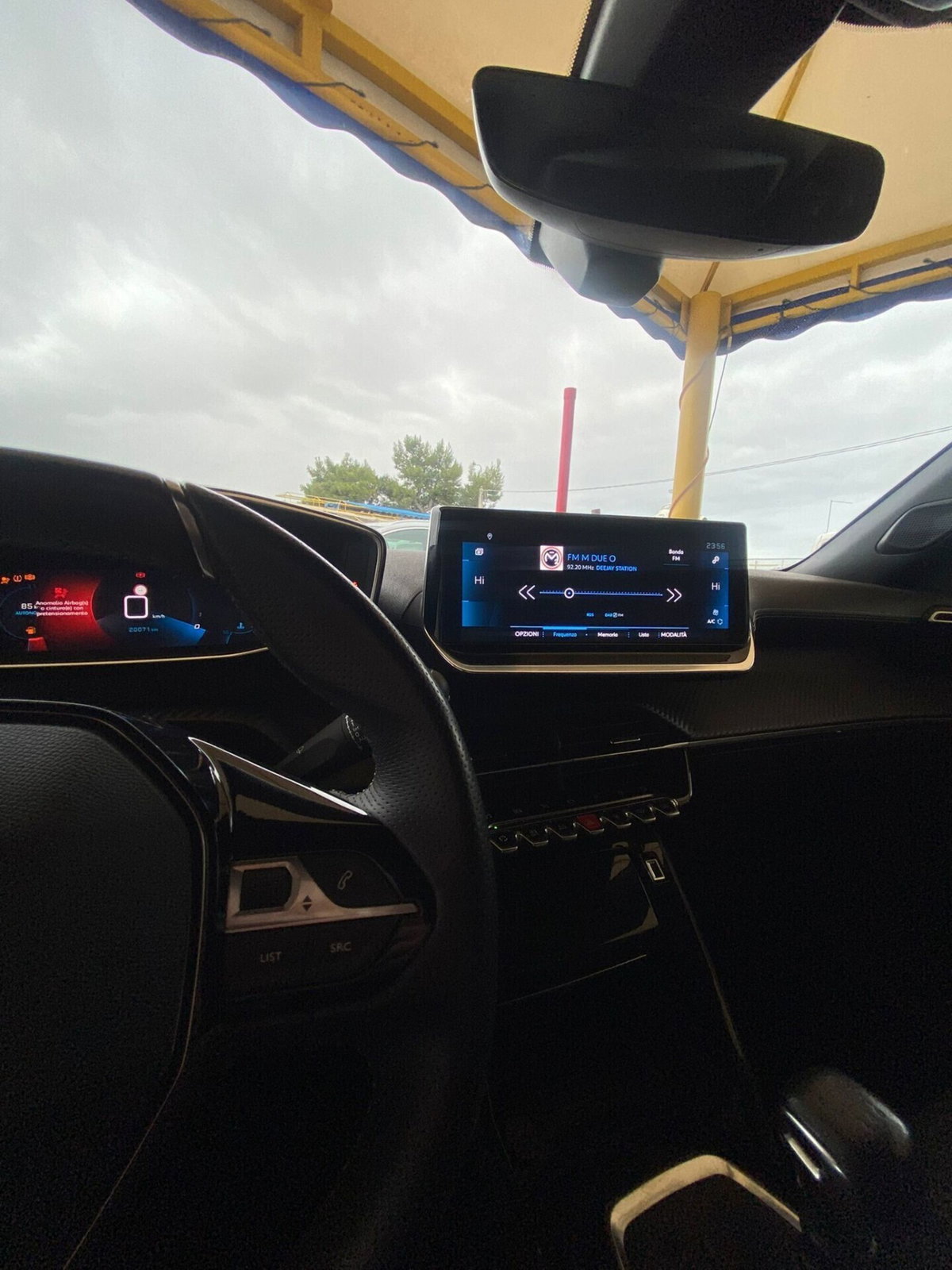 Peugeot 2008 BlueHDi 100 S&S GT Line (8)