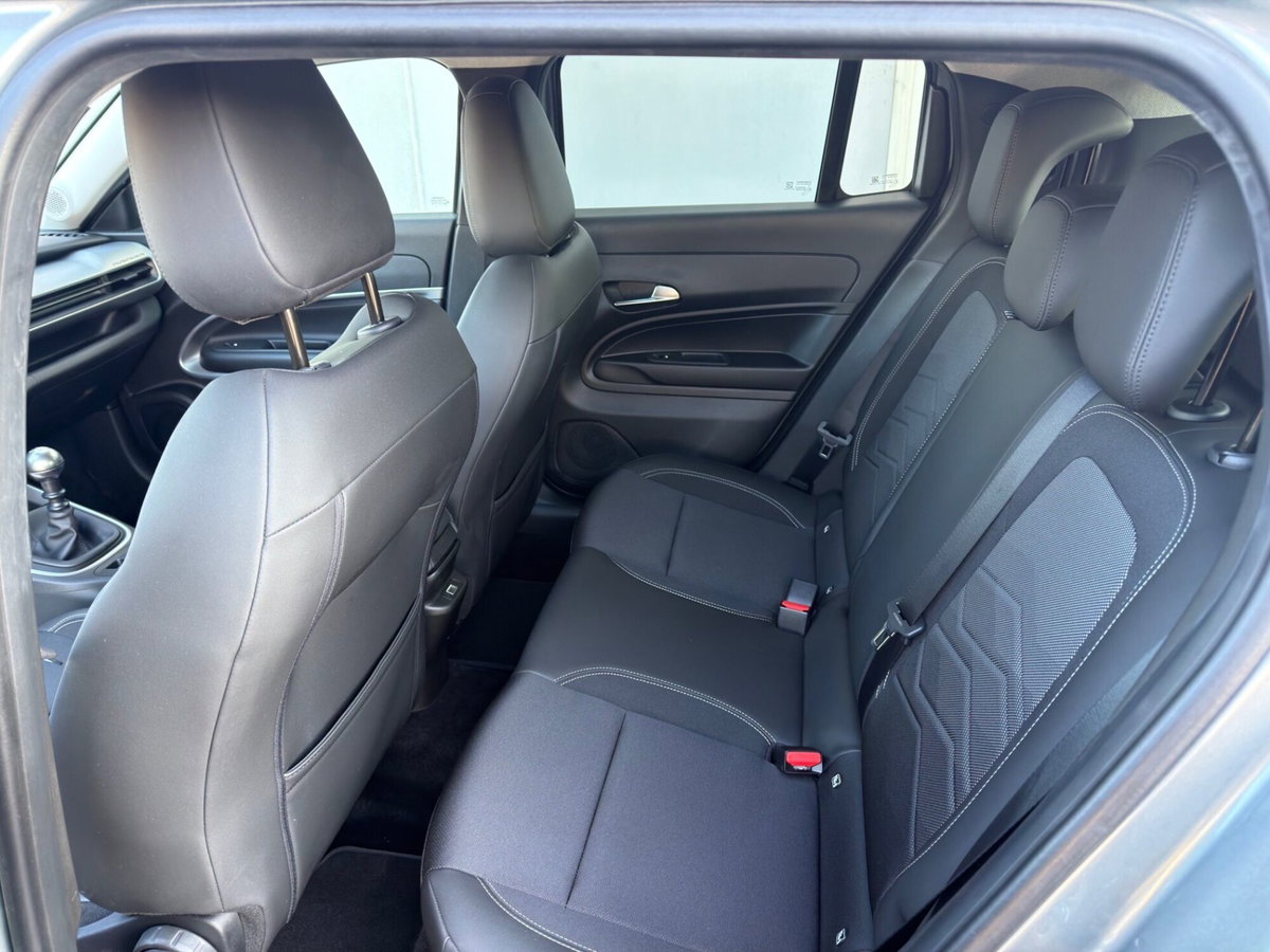 Jeep Avenger 1.2 turbo Summit fwd 100cv (13)