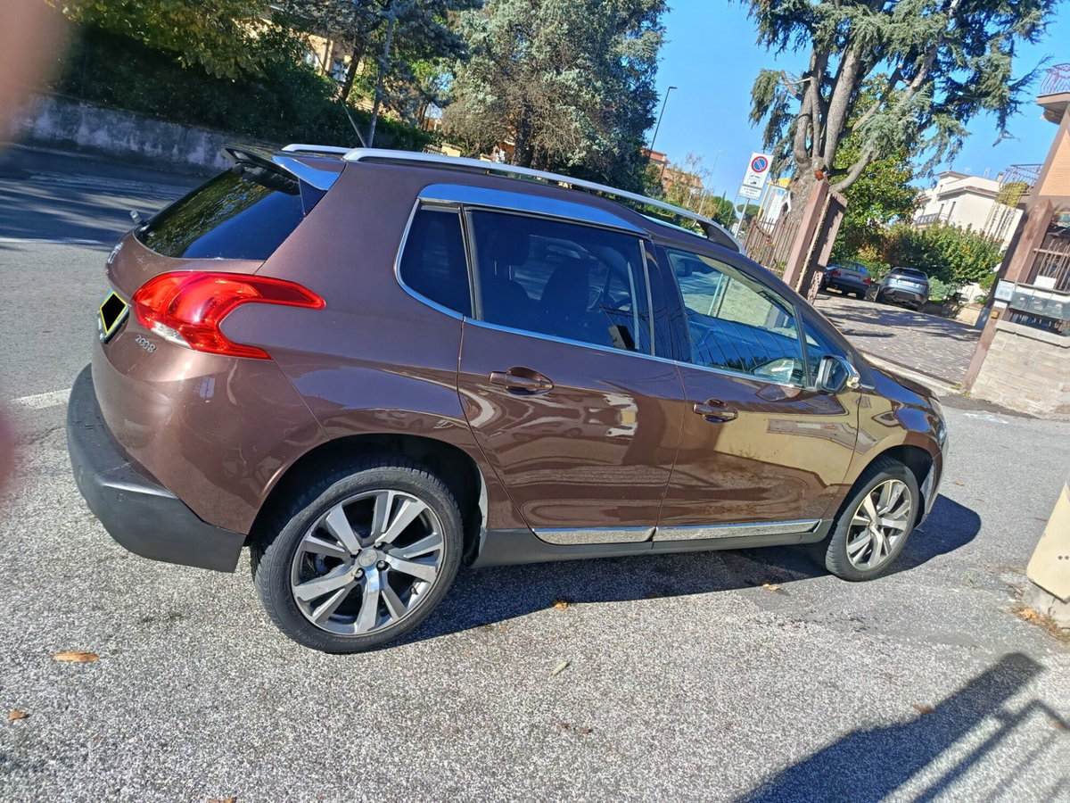 Peugeot 2008 VTi 120CV Allure (11)