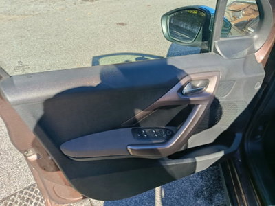 Peugeot 2008 VTi 120CV Allure (14)