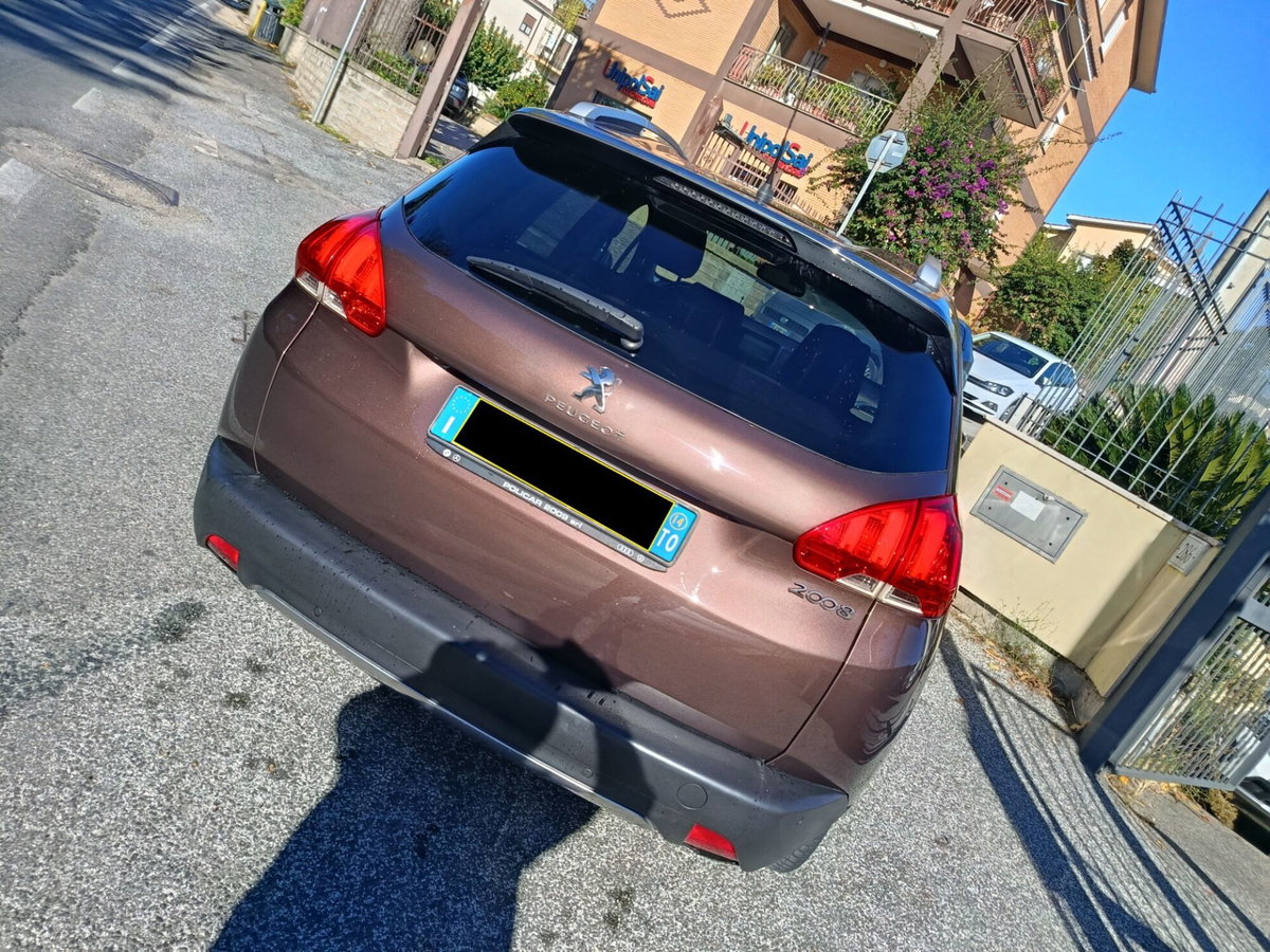 Peugeot 2008 VTi 120CV Allure (9)