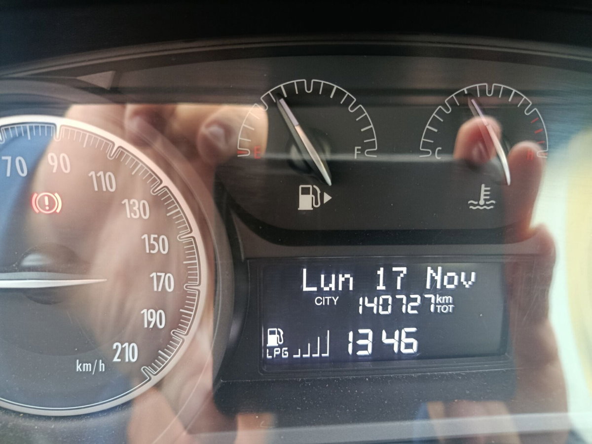 Lancia Ypsilon 1.2 69 CV 5 porte GPL Ecochic Gold (12)