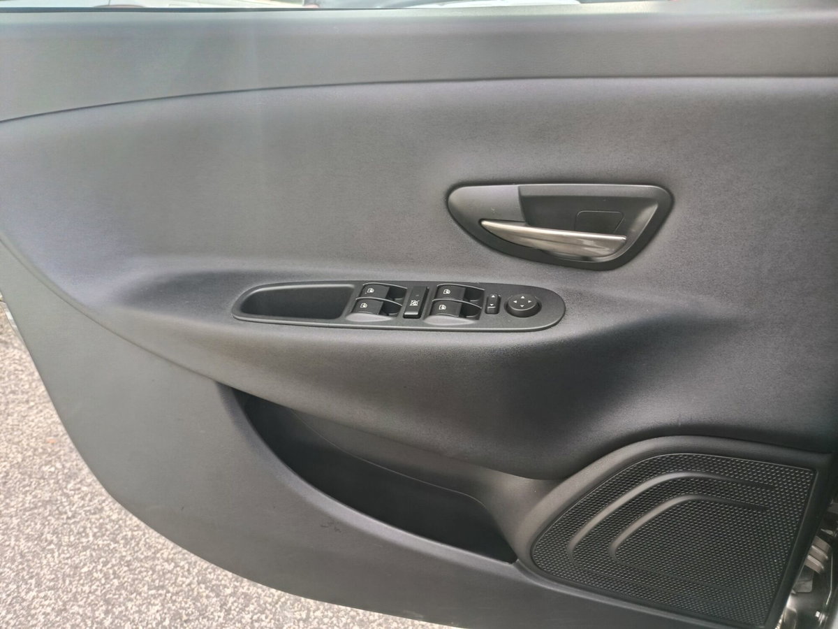 Lancia Ypsilon 1.2 69 CV 5 porte GPL Ecochic Gold (16)
