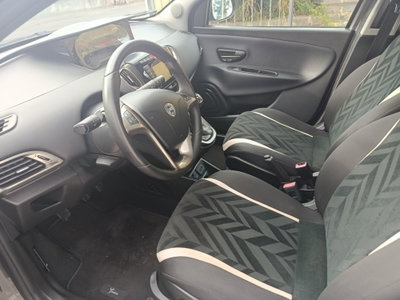 Lancia Ypsilon 1.2 69 CV 5 porte GPL Ecochic Gold (17)