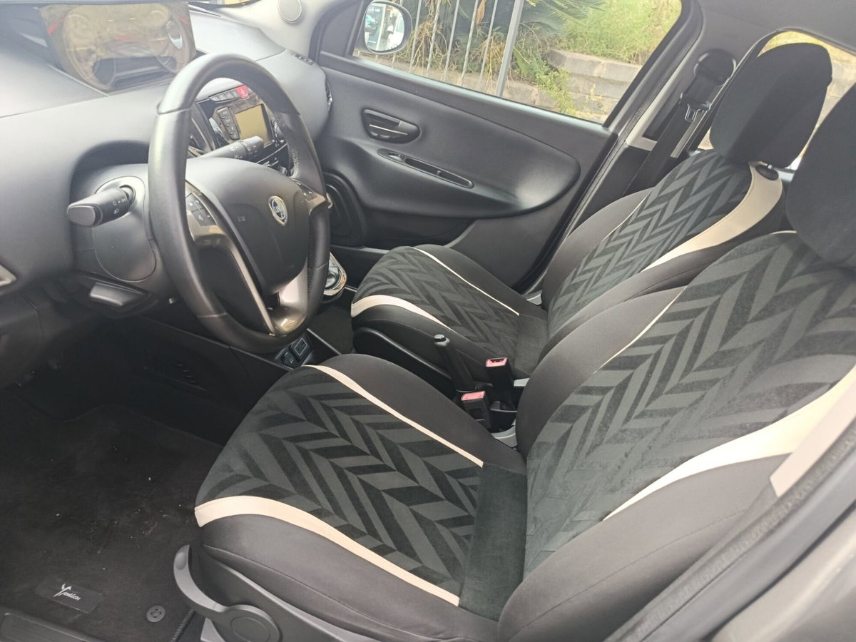 Lancia Ypsilon 1.2 69 CV 5 porte GPL Ecochic Gold (19)