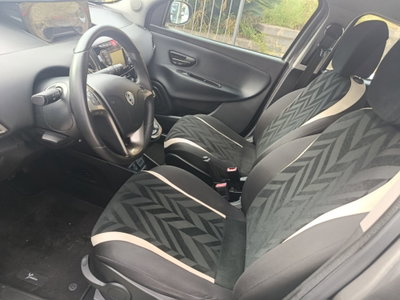 Lancia Ypsilon 1.2 69 CV 5 porte GPL Ecochic Gold (19)