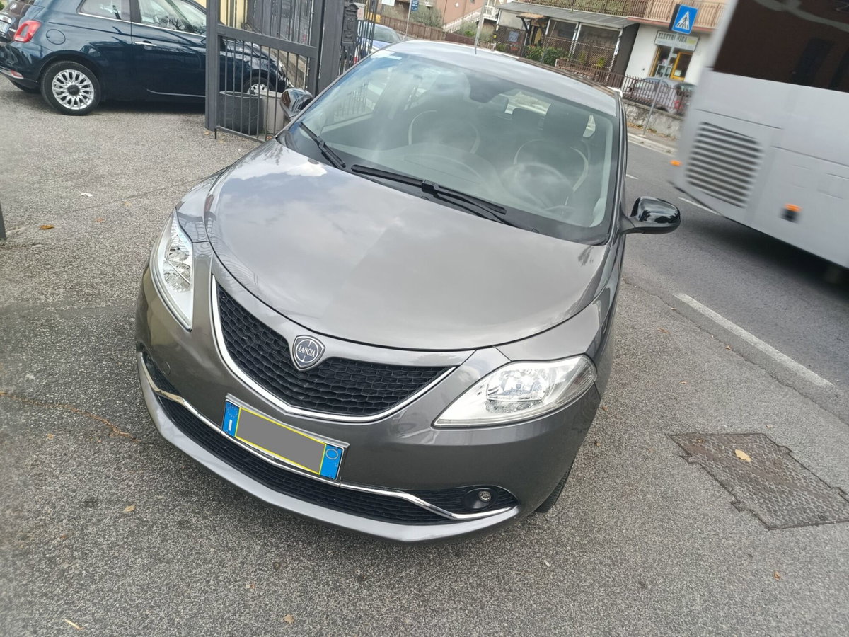 Lancia Ypsilon 1.2 69 CV 5 porte GPL Ecochic Gold (3)