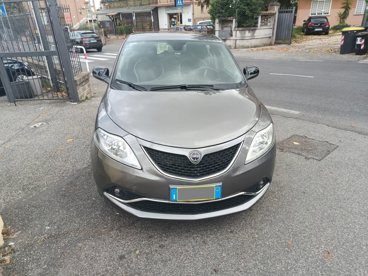 Lancia Ypsilon 1.2 69 CV 5 porte GPL Ecochic Gold (5)