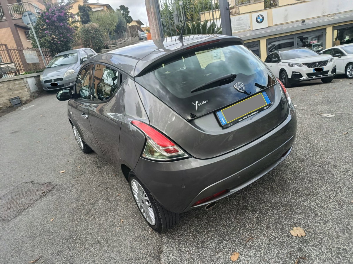 Lancia Ypsilon 1.2 69 CV 5 porte GPL Ecochic Gold (7)