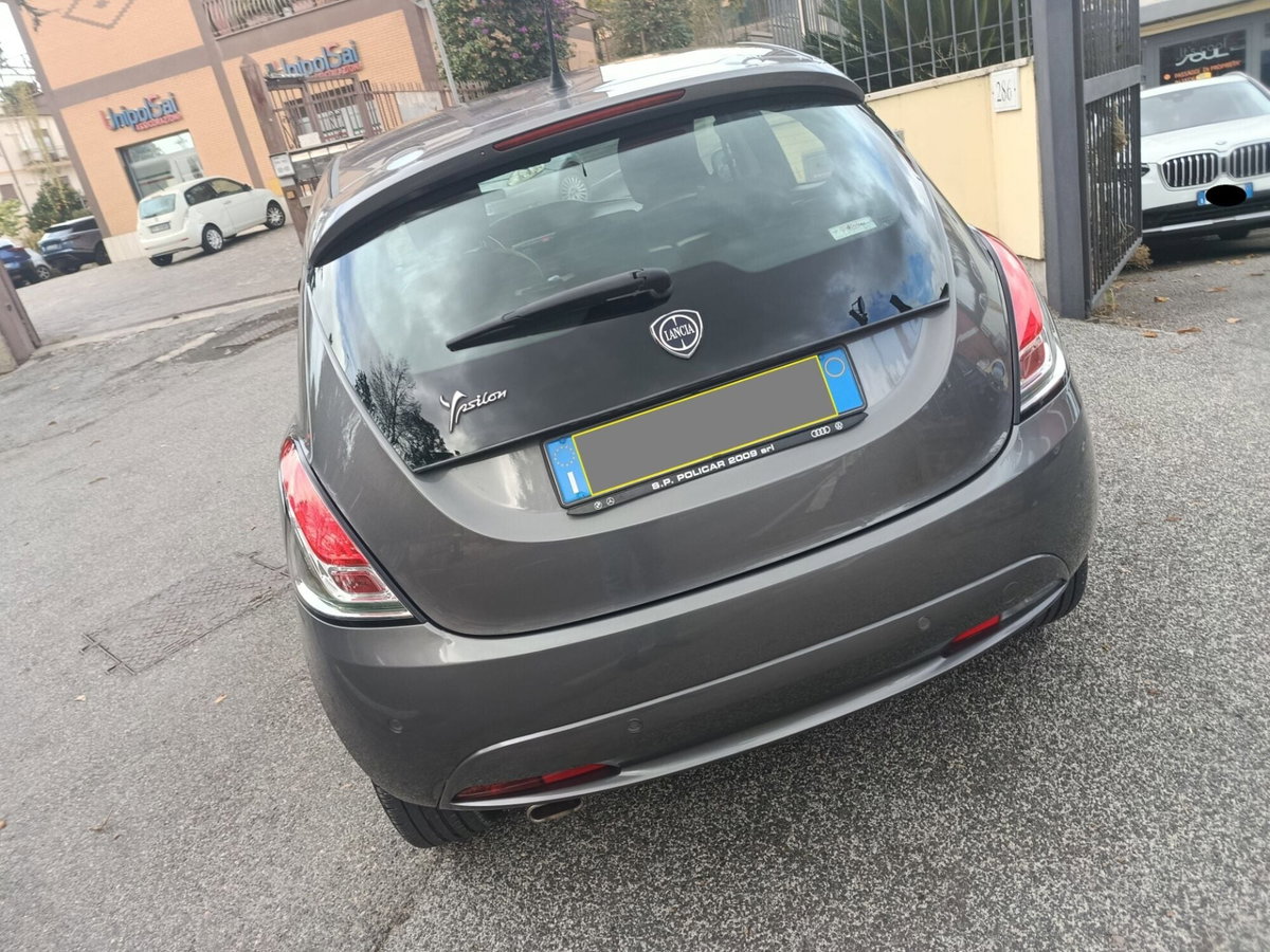 Lancia Ypsilon 1.2 69 CV 5 porte GPL Ecochic Gold (8)