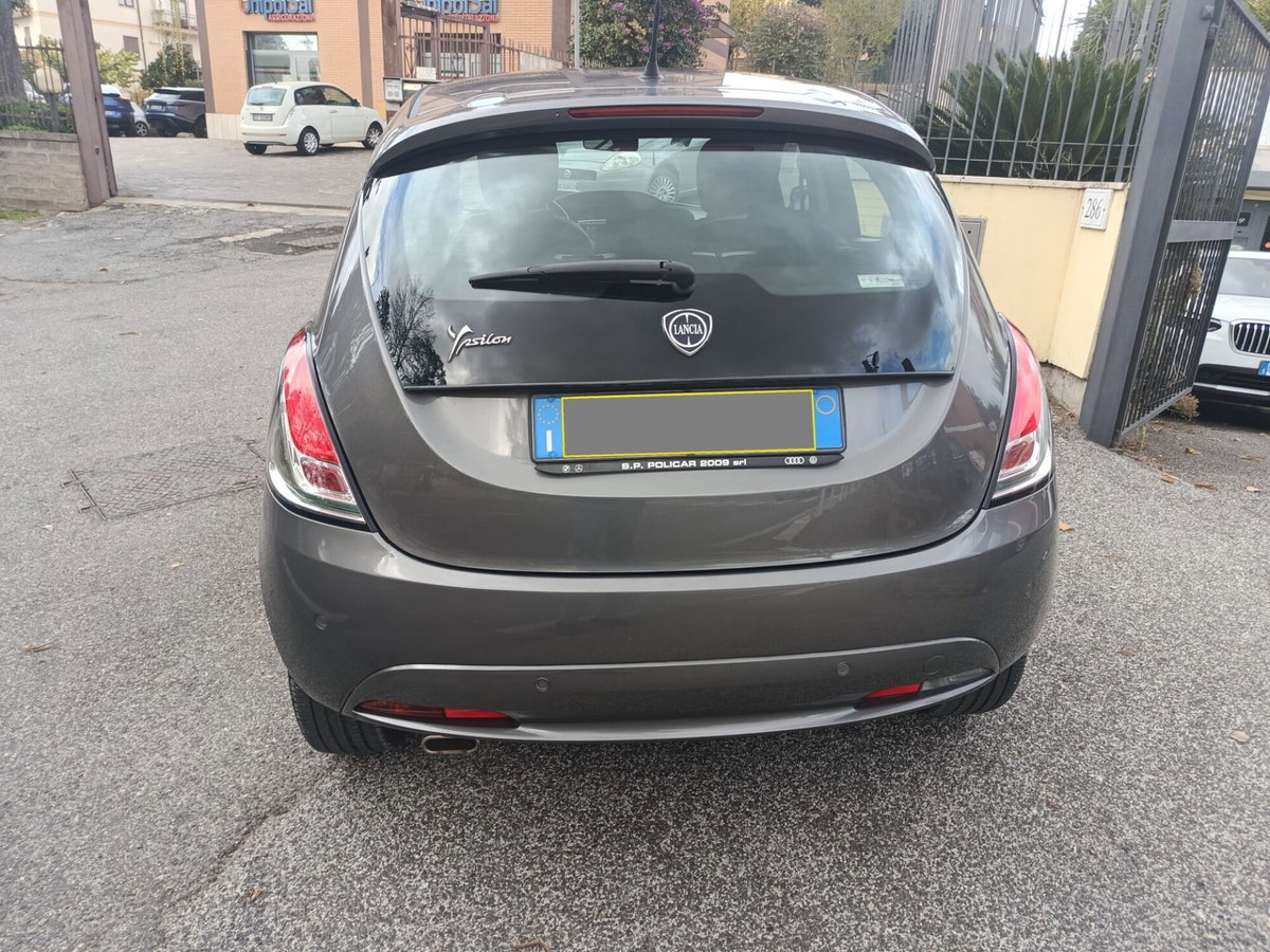 Lancia Ypsilon 1.2 69 CV 5 porte GPL Ecochic Gold (9)