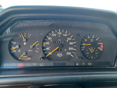 Mercedes-Benz 200 200 E (10)