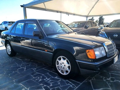 Mercedes-Benz 200 200 E (3)