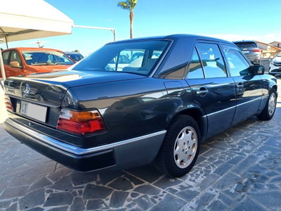 Mercedes-Benz 200 200 E (4)