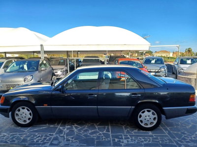 Mercedes-Benz 200 200 E (7)