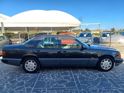 Mercedes-Benz 200 200 E (8)
