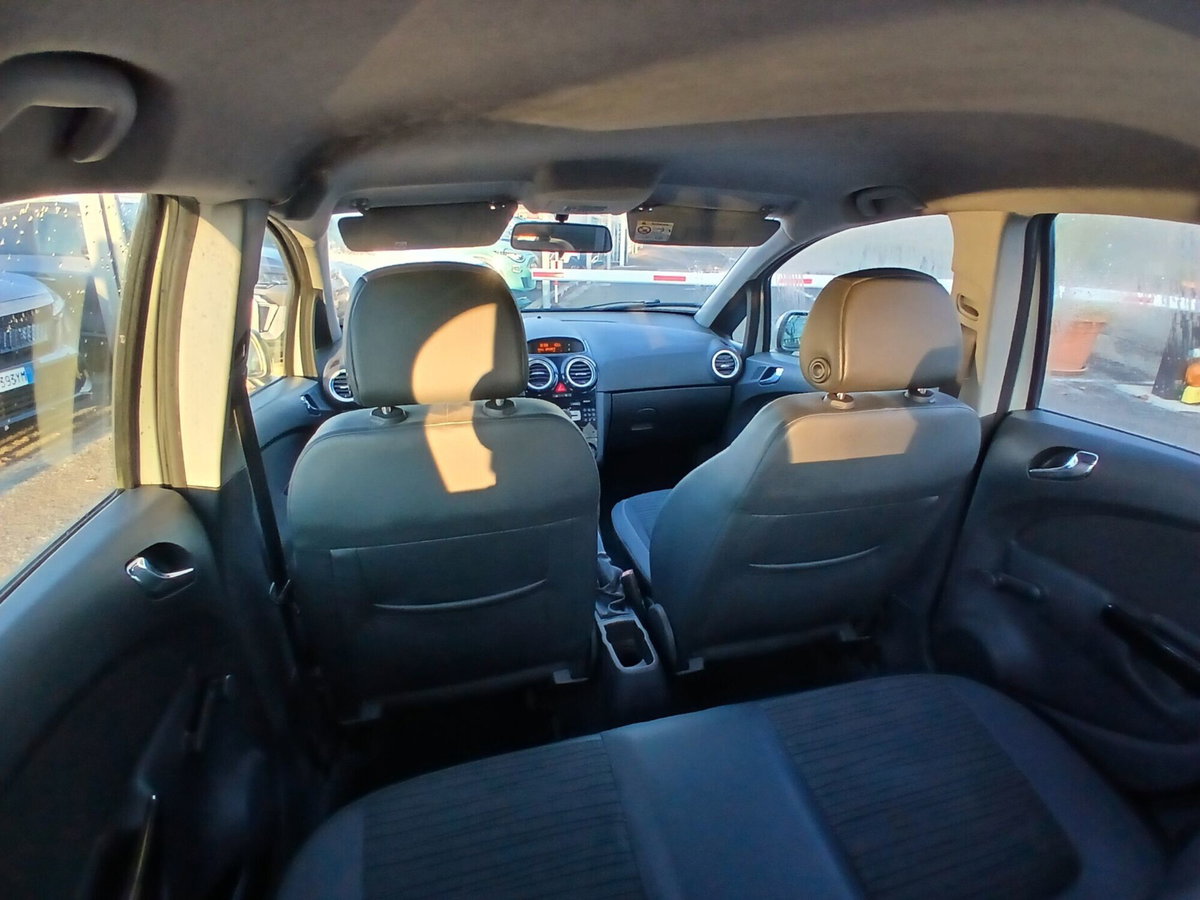 Opel Corsa 1.3 CDTI 5 porte (13)