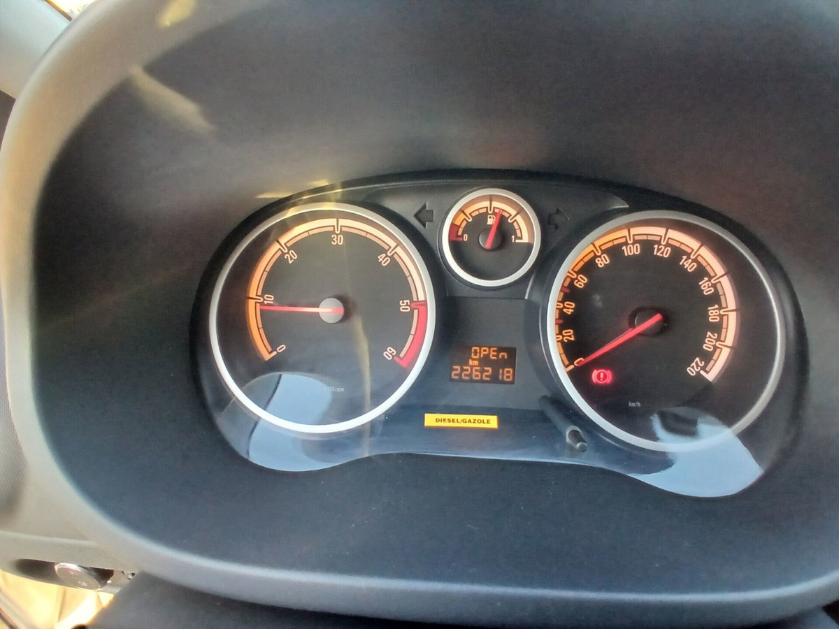 Opel Corsa 1.3 CDTI 5 porte (18)
