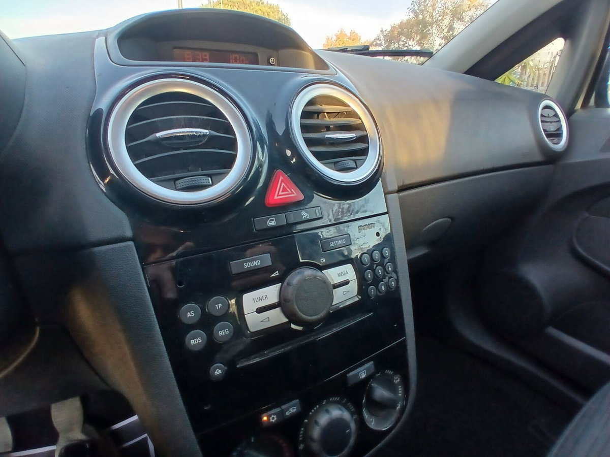 Opel Corsa 1.3 CDTI 5 porte (19)