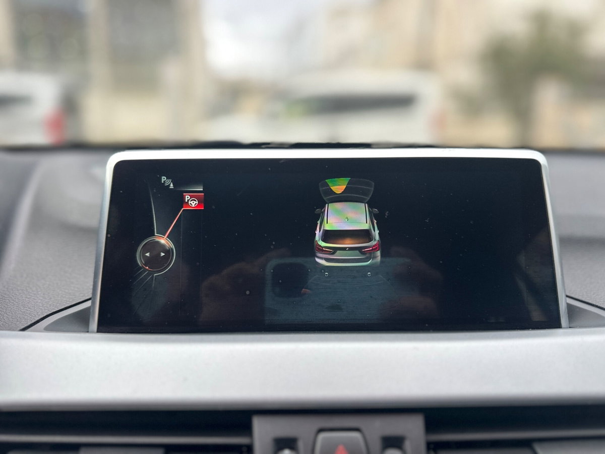 BMW X1 sDrive18d Advantage (13)