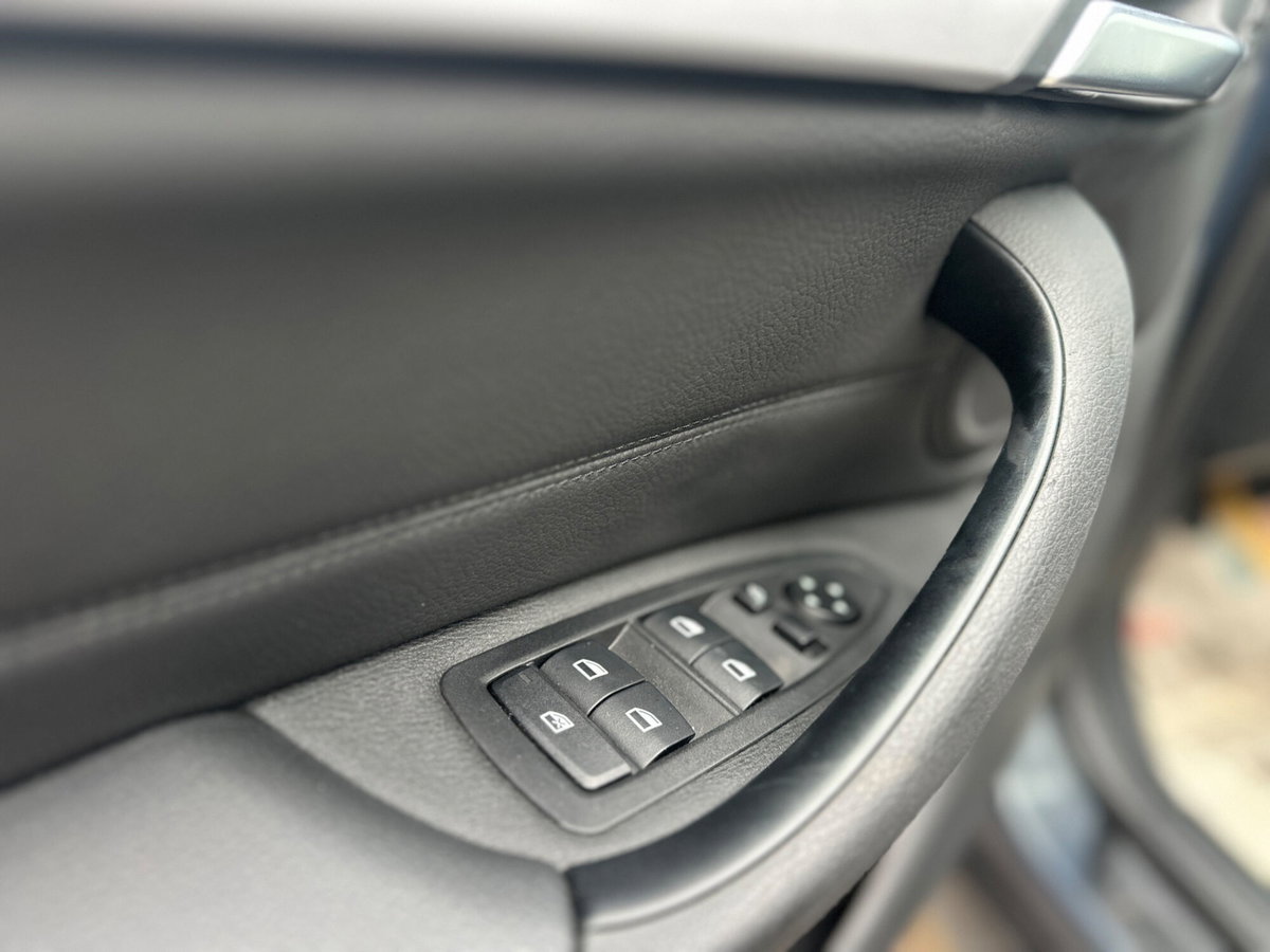 BMW X1 sDrive18d Advantage (16)