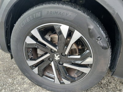 Peugeot 2008 PureTech 130 S&S EAT8 Allure Pack (17)