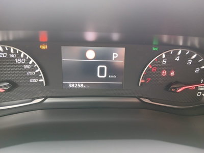 Peugeot 2008 PureTech 130 S&S EAT8 Allure Pack (9)