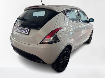 Lancia Ypsilon 1.0 FireFly 5 porte S&S Hybrid Ecochic Silver (4)