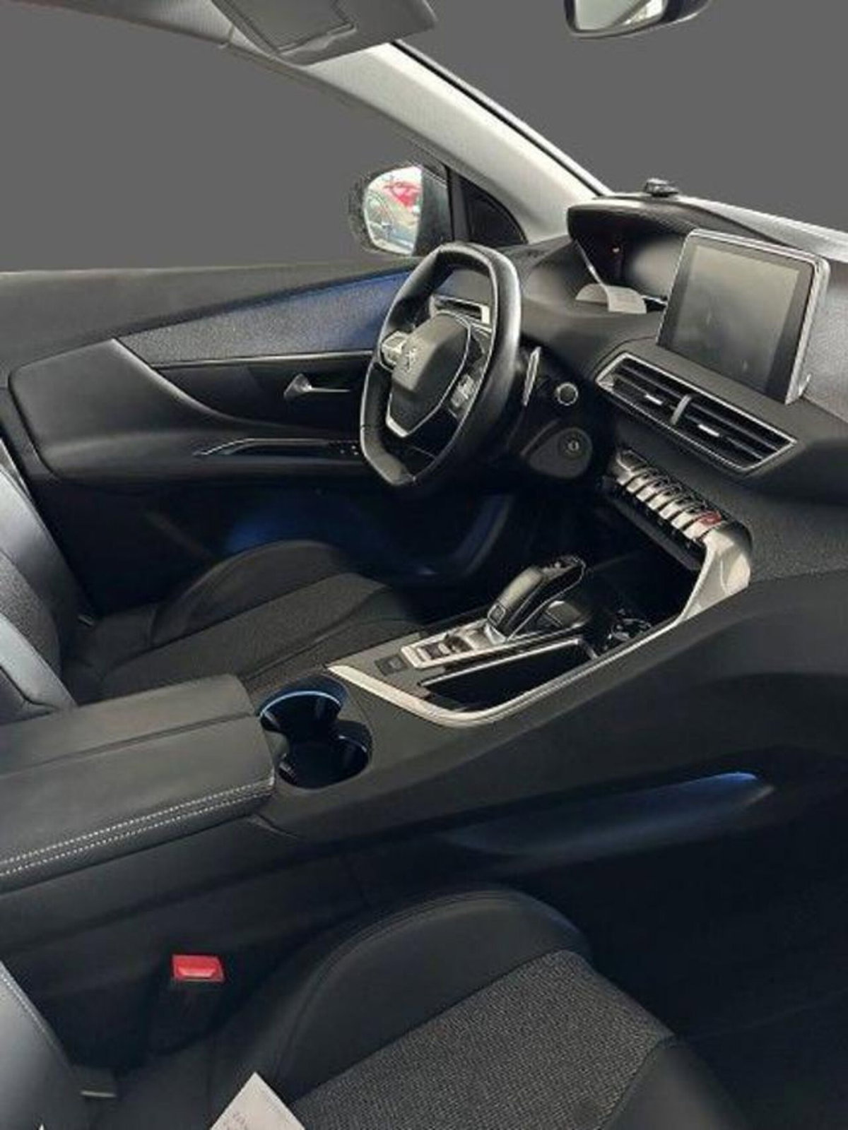 Peugeot 3008 BlueHDi 120 S&S Allure (2)