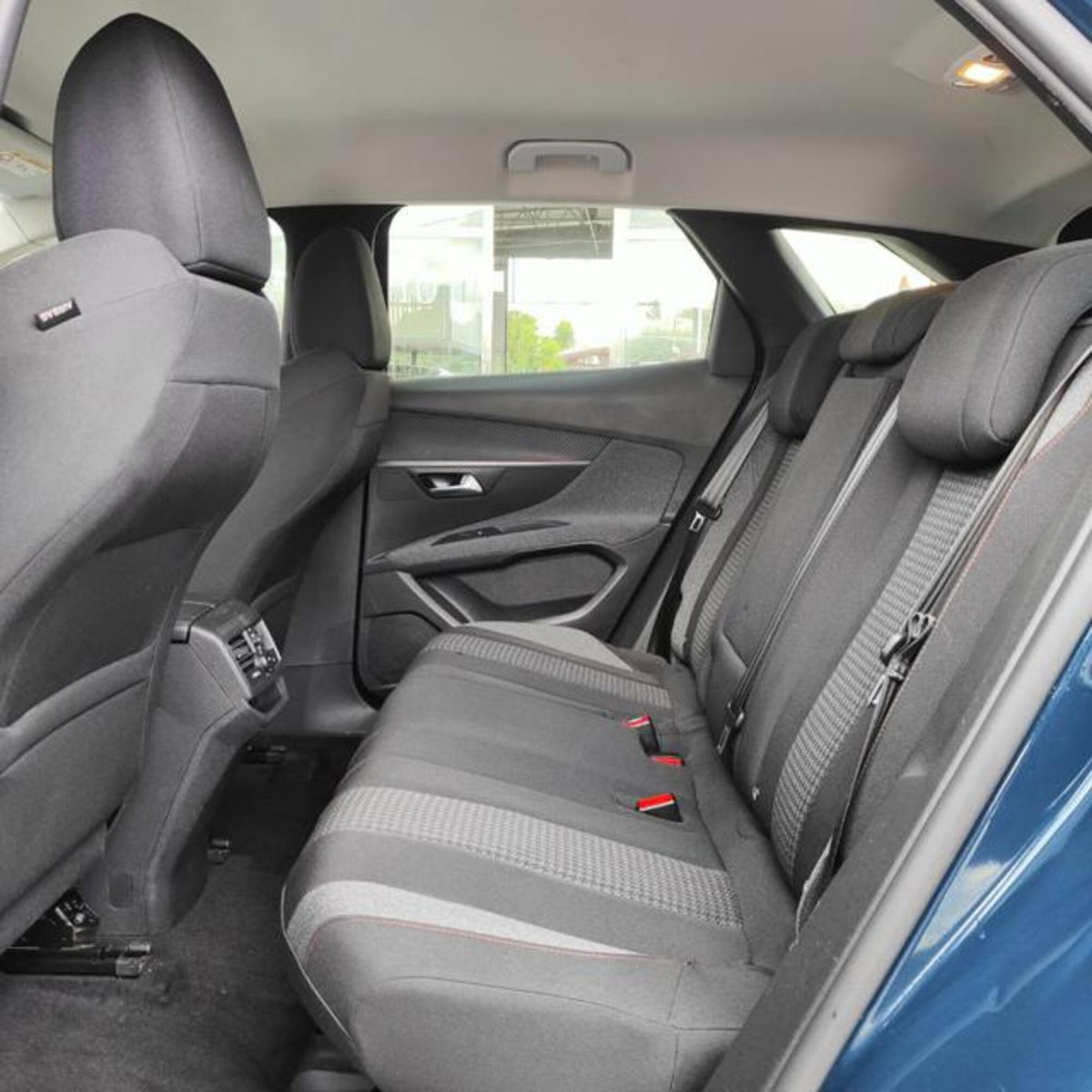 Peugeot 3008 BlueHDi 130 S&S EAT8 Active Pack (7)