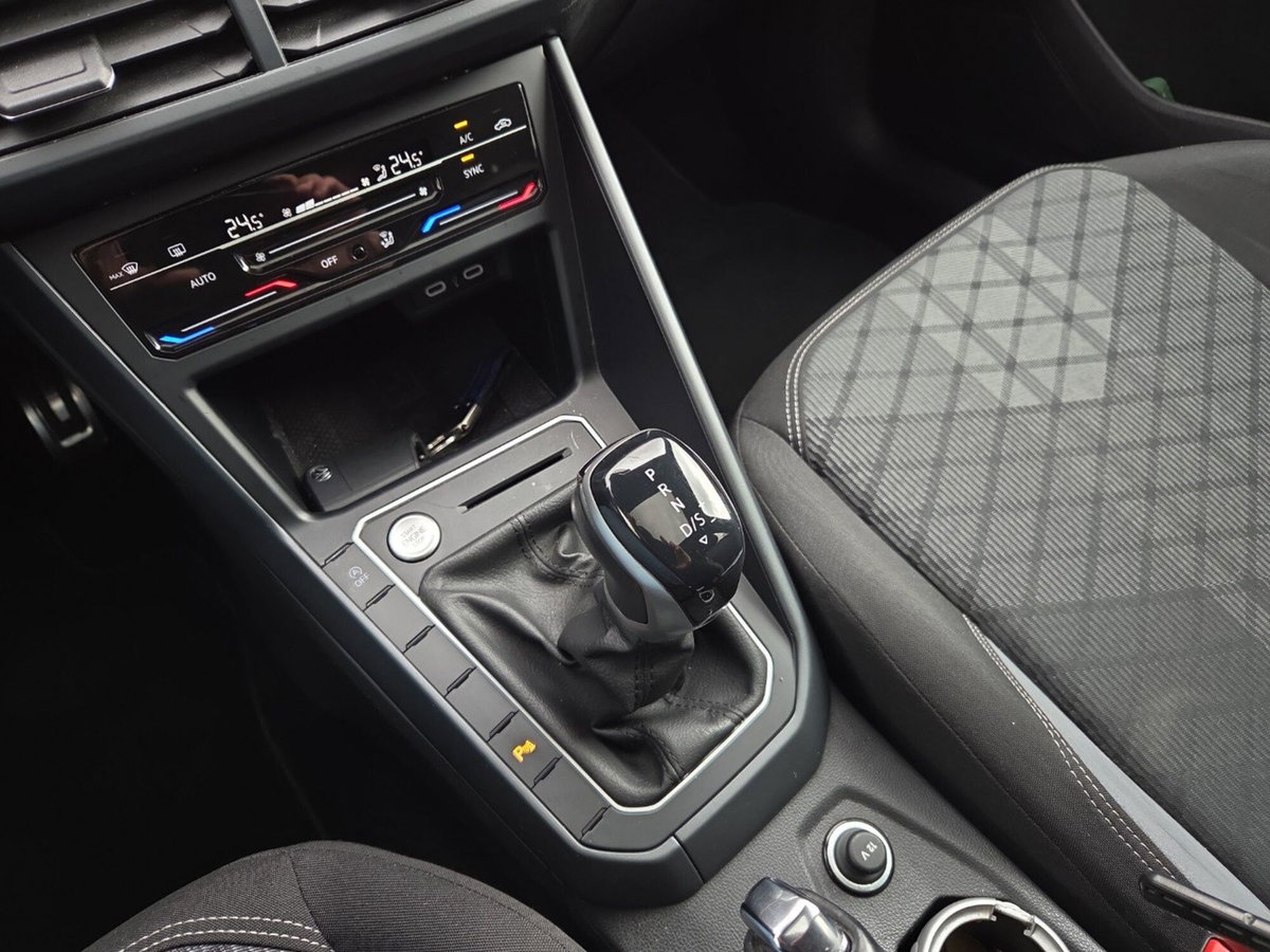 Volkswagen Taigo 1.5 tsi R-Line 150cv dsg (12)