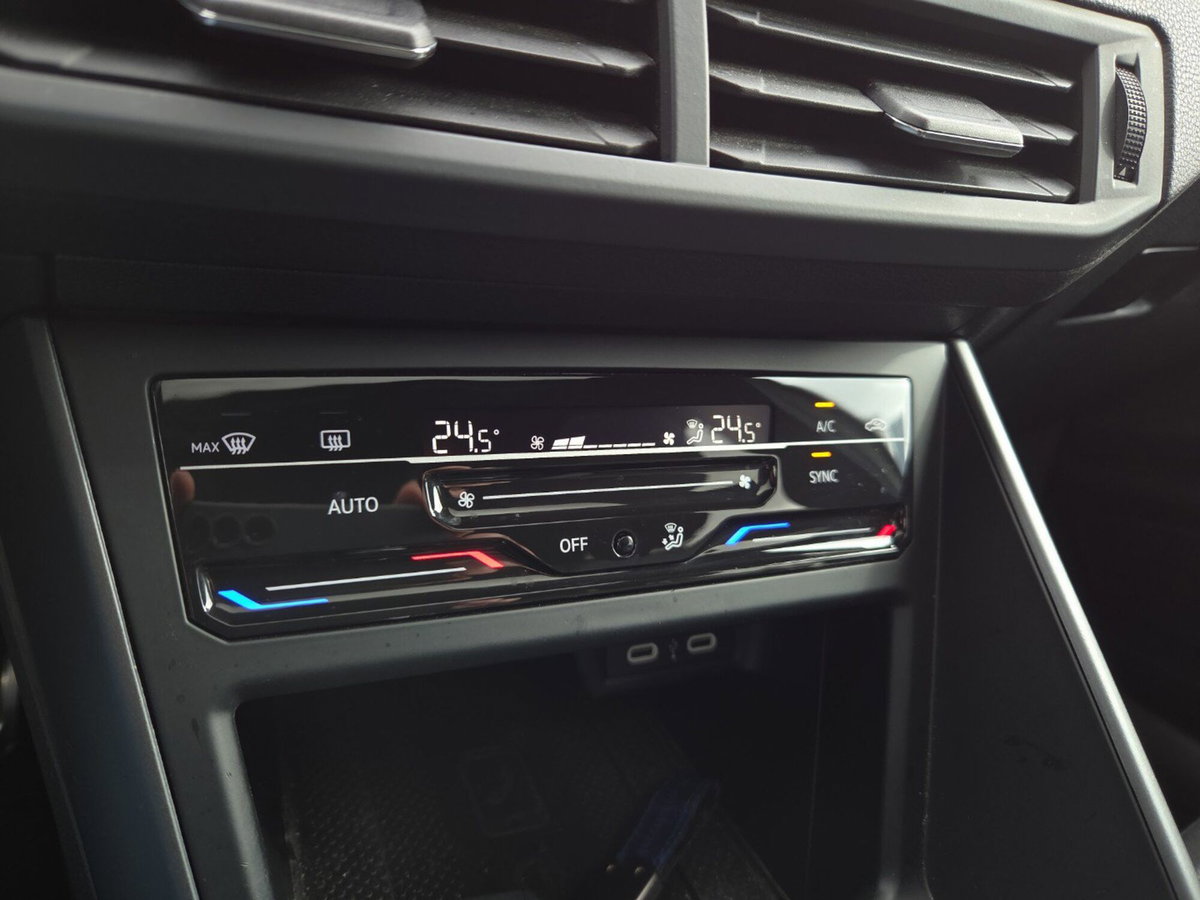 Volkswagen Taigo 1.5 tsi R-Line 150cv dsg (15)