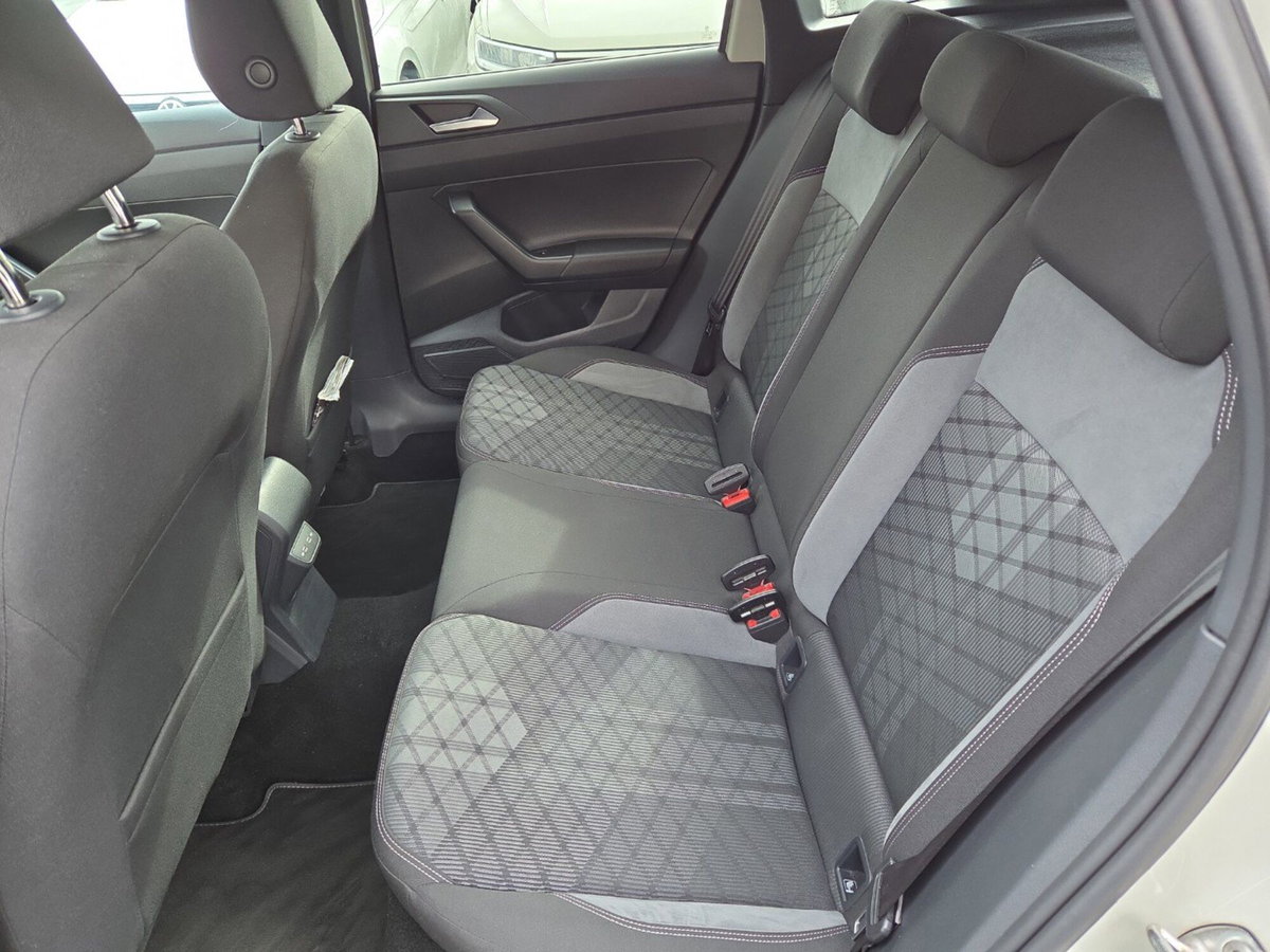 Volkswagen Taigo 1.5 tsi R-Line 150cv dsg (9)