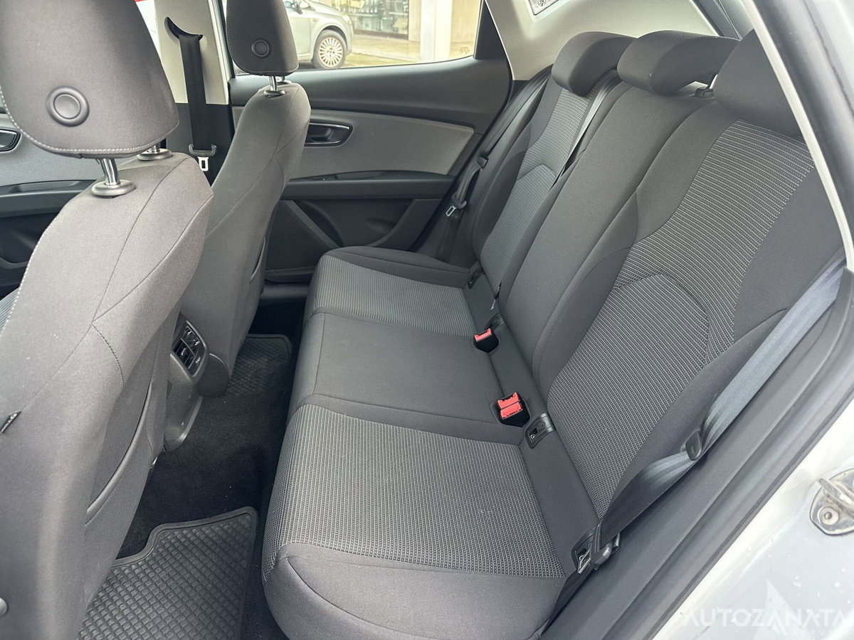 SEAT Leon 1.6 TDI 115 CV 5p. Business (10)
