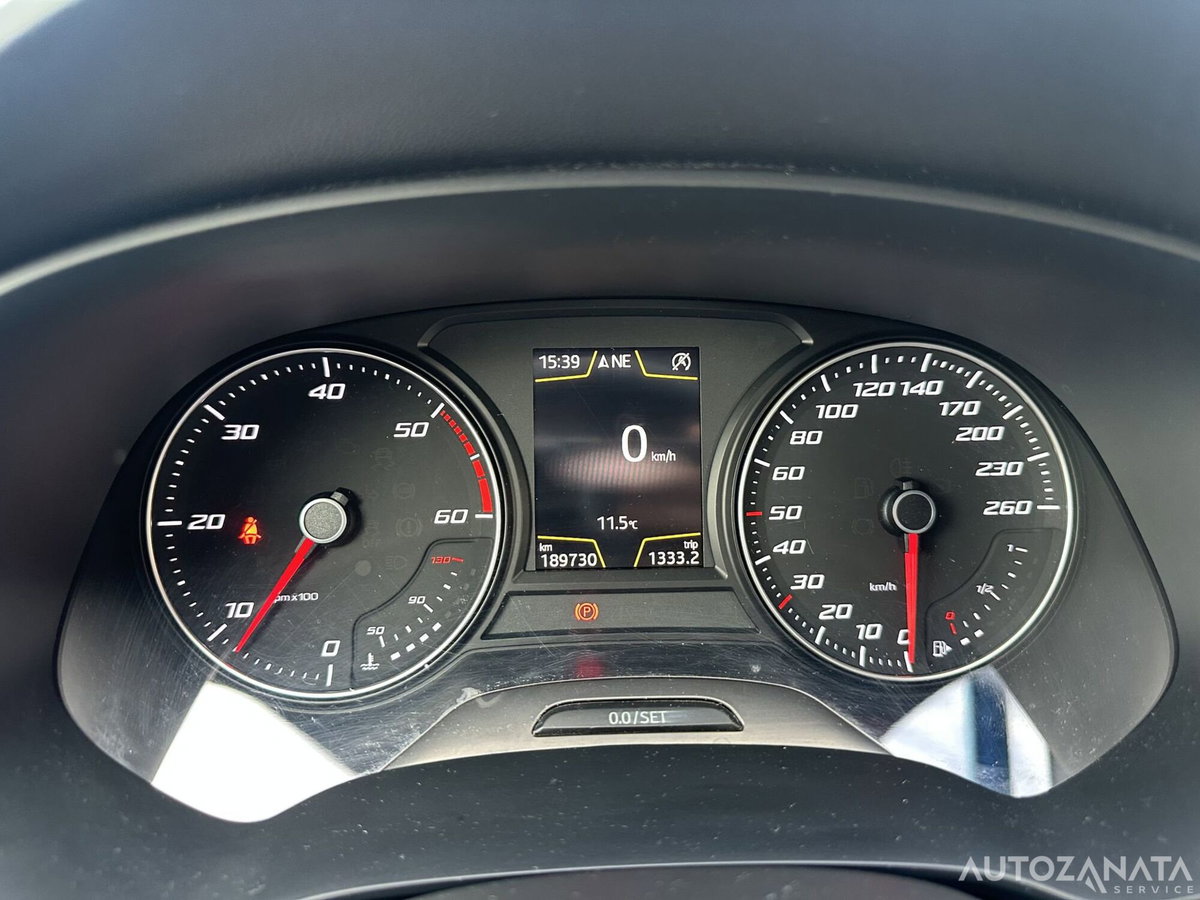 SEAT Leon 1.6 TDI 115 CV 5p. Business (13)