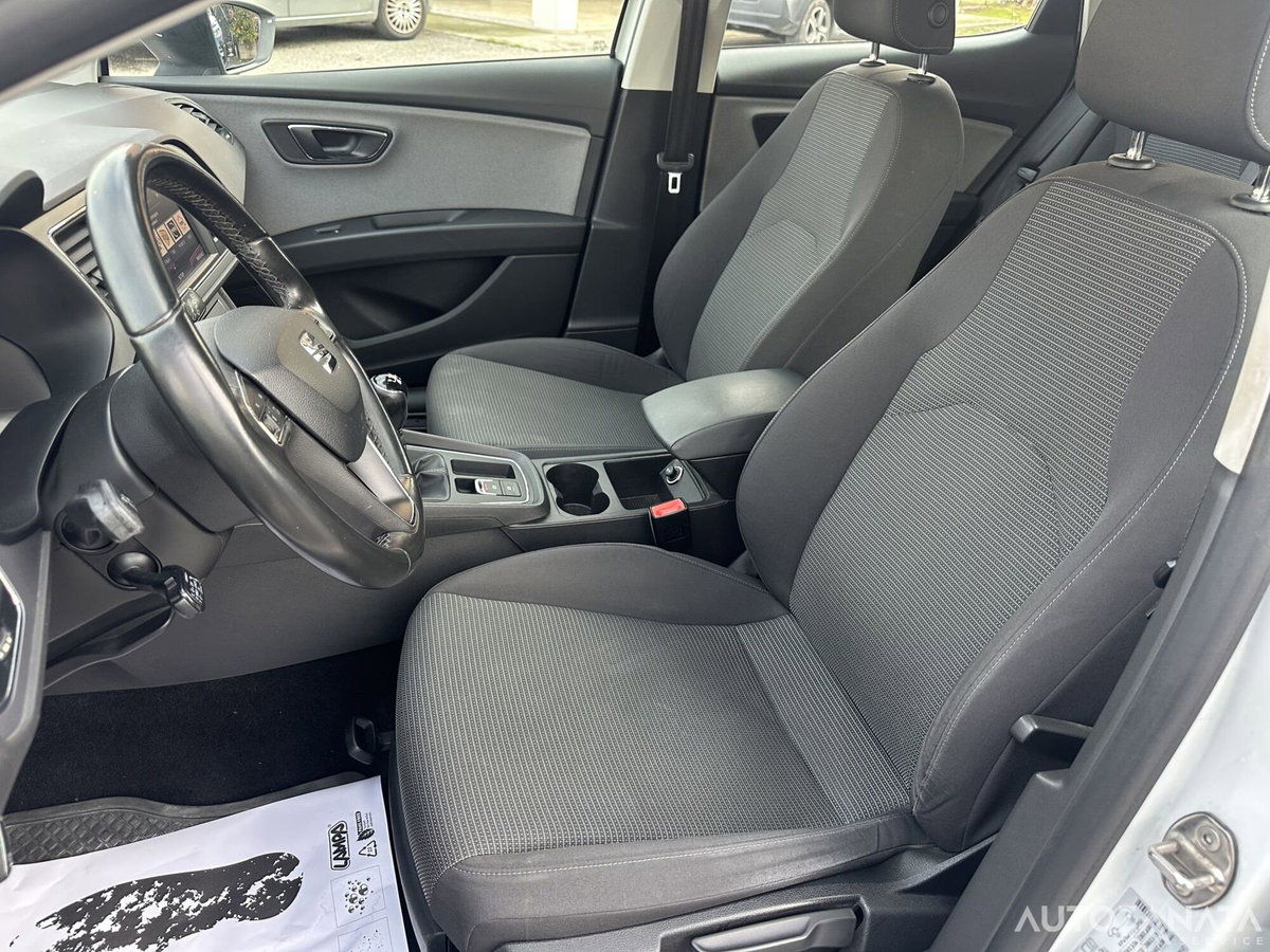 SEAT Leon 1.6 TDI 115 CV 5p. Business (9)