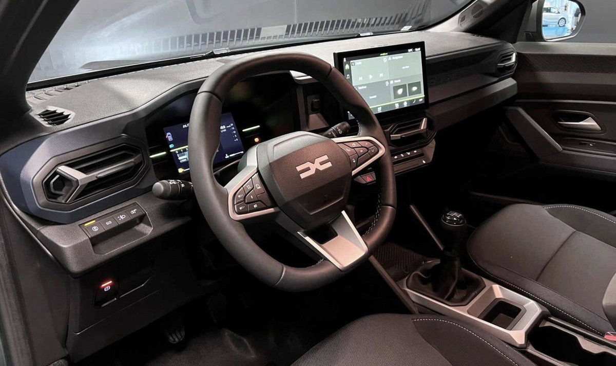 Dacia Duster 1.2 mild hybrid Journey 130cv (14)