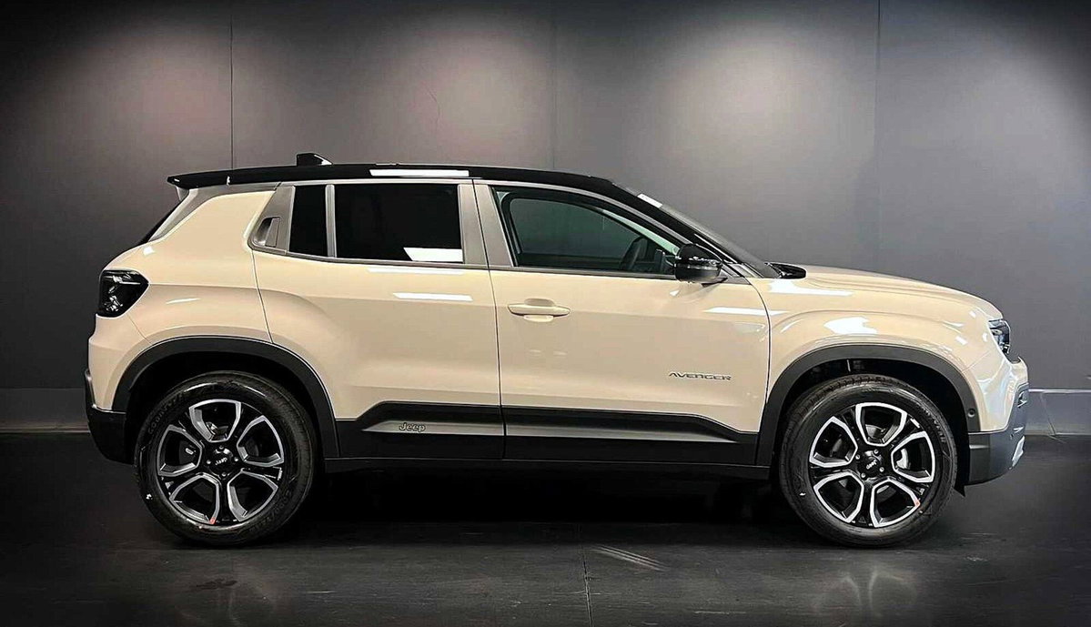 Jeep Avenger 1.2 turbo Summit fwd 100cv (10)