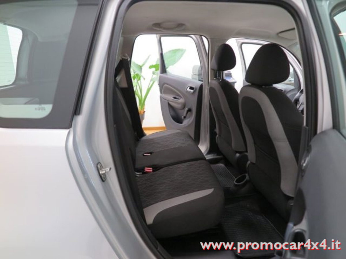 Citroen C3 Picasso 1.6 HDi 90 Seduction (16)