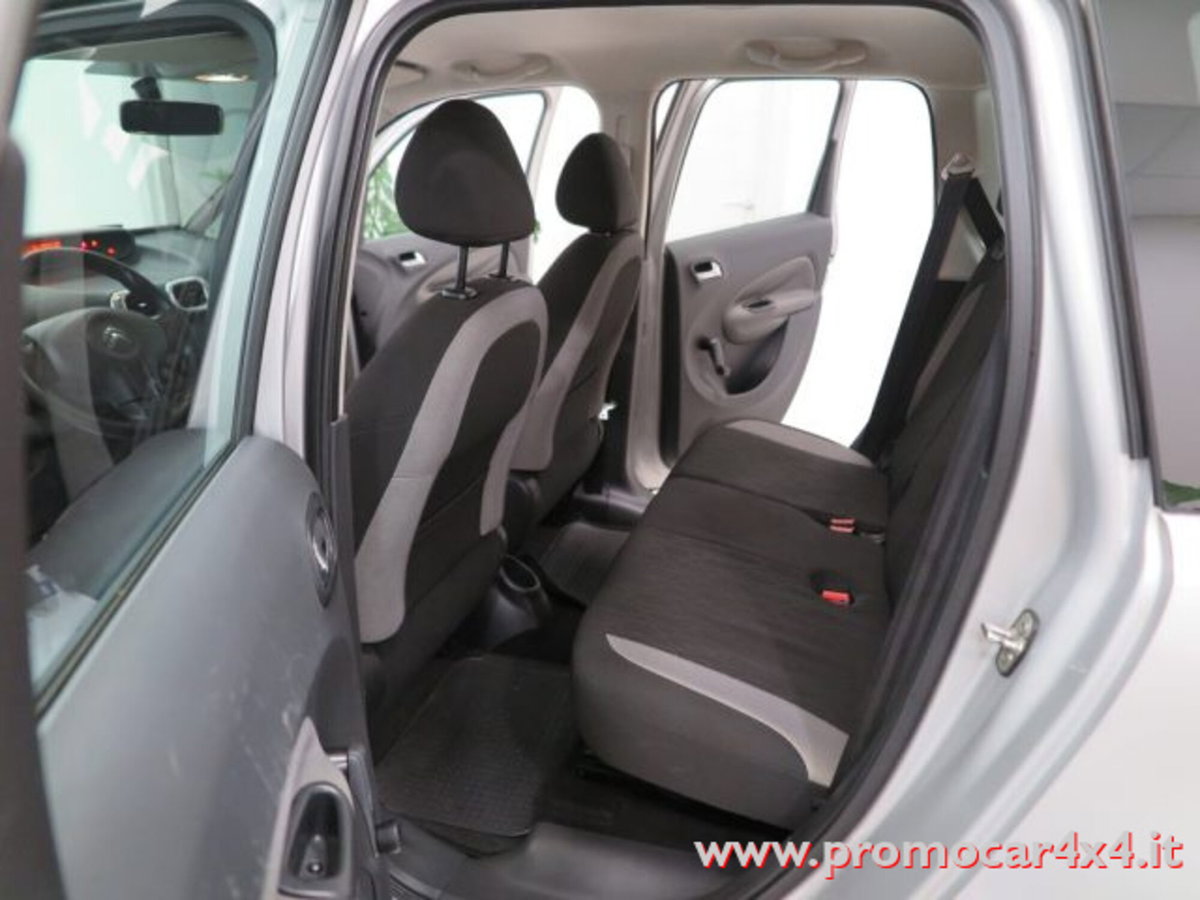 Citroen C3 Picasso 1.6 HDi 90 Seduction (18)
