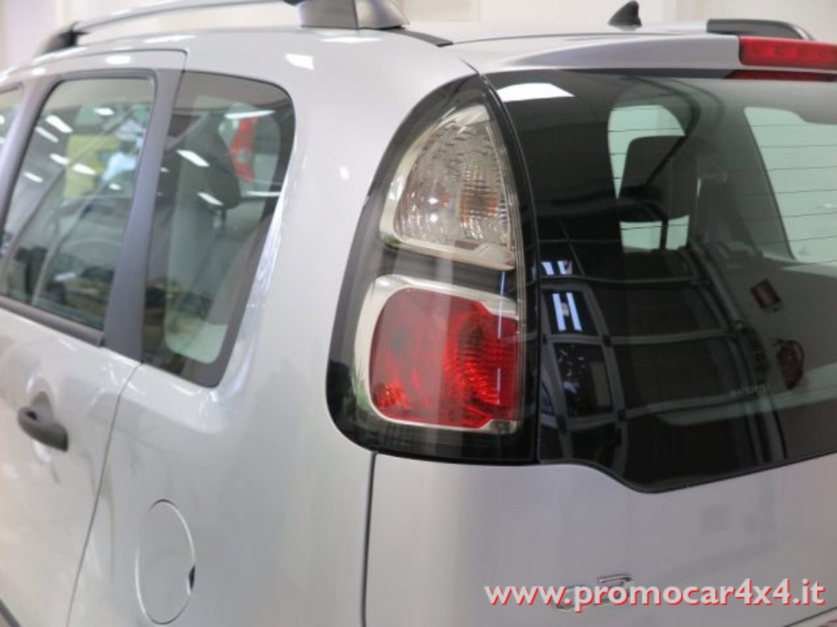 Citroen C3 Picasso 1.6 HDi 90 Seduction (8)