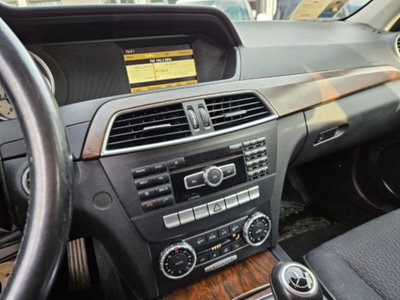 Mercedes-Benz Classe C Station Wagon 200 CDI BlueEFFICIENCY Elegance (12)