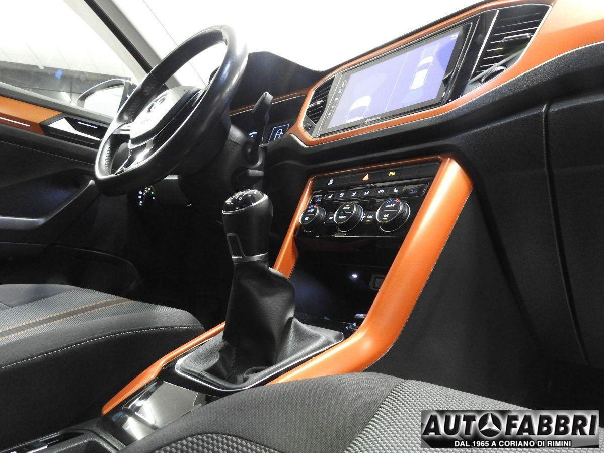 Volkswagen T-Roc 1.0 tsi Style 115cv (14)