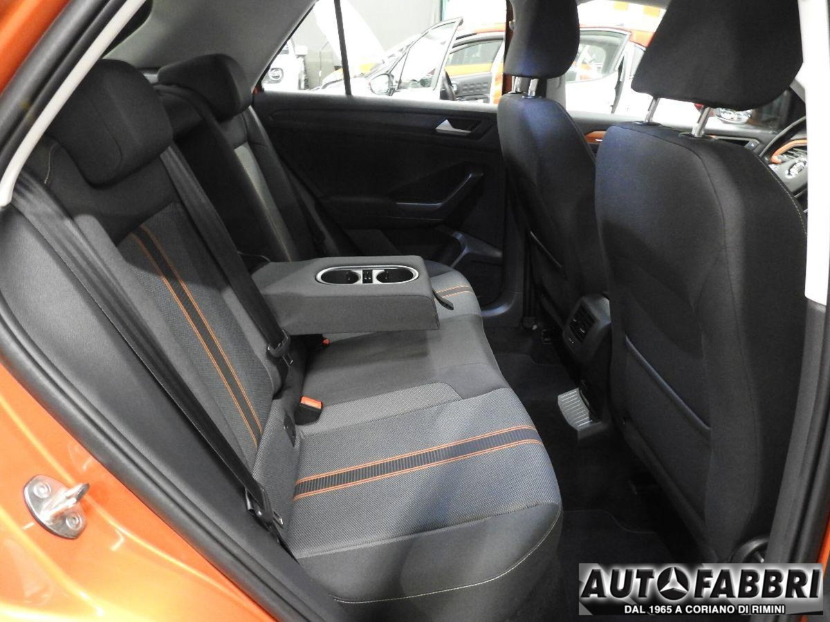 Volkswagen T-Roc 1.0 tsi Style 115cv (18)